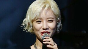 [동아포토]박기영 ＂고행성사같은 곡＂