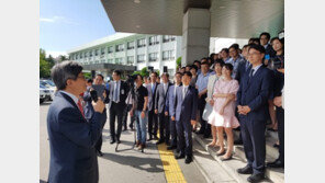 [동아포토] 대법원장 후보자인 김명수 춘천지방법원장 이임