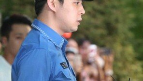 박유천 문신, 예비신부 황하나?…소집해제일, 긴소매 제복으로 가린 팔