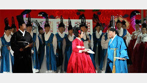 한국적 색채 물씬… 오페라 문턱 낮춰준 ‘착한 야외공연’