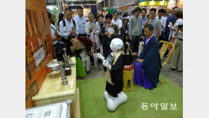 장례식서 독경하는 日 승려로봇