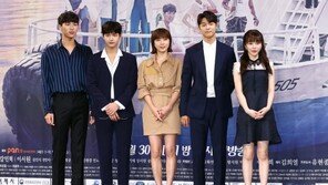 [동아포토]‘병원선’ 배타게 된 의사들