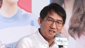 [동아포토]김성욱 감독, 코믹 ‘이웃집 스타’ 연출