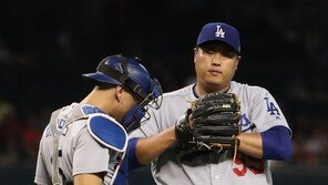 ‘시즌 최다자책점’ 류현진, PS 선발경쟁 빨간불 켜졌다