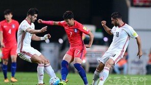 유효슈팅 제로…수적 우위도 못 살린 신태용호 ‘변비 축구’