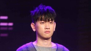 [동아포토]크러쉬 ＂뮤콘에서 만나요＂