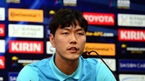 울먹거린 김영권, 출국 전 “나쁜 의도 없었다”…신태용 “오해의 소지 없길”