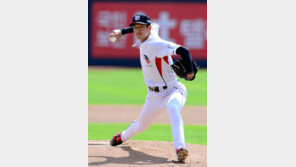 타선에 울었던 kt 고영표, 타선 덕분에 웃다