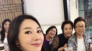 “무시무시한, 시어머니들과”…민지영, ‘사랑과 전쟁’ 배우들과 ‘찰칵’