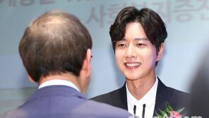 [동아포토]박해진 ‘얼굴보다 마음이 더 훈훈해진’