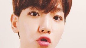 엑소 백현, 생방 중 전화하는 사생팬에 일침 “번호를 어떻게 아는 건지”