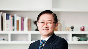 [오늘의 얼굴] 서경배 회장 “고객중심 우직하게 지키자”