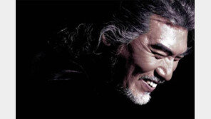 나훈아 ‘명불허전’… 11년만의 컴백 콘서트 3만석 10분만에 매진