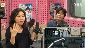 ‘씨네타운’ 고현정, 김성경 응원 요청에 “이성경 최고” 폭소…무슨 인연?