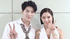 “훈훈한 비주얼”…클라라-마크툽, 선남선녀 케미