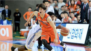 FIBA도 속공 파울 도입…KBL의 선견지명?