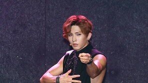 유키스 기섭, 뮤비 촬영 중 연막탄 폭발사고 “2도 화상, 안정 취하는 중”