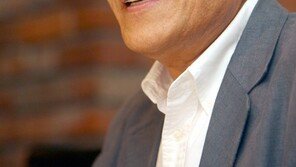 황석영 작가 “글은 궁둥이로 쓴다… 영감이 하늘에서 떨어지는 게 아냐”