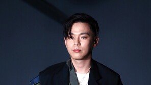 [동아포토]지소울 ‘가을엔 쉼표머리’