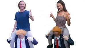 9만 원에 대통령 목말을?…‘트럼프 목말 타기’ 핼러윈 의상 ‘폭소’