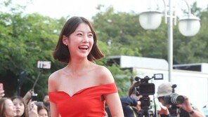 [동아포토]공승연, 레드카펫을 닮은 여신