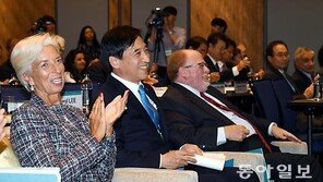 “한국, 노동시장 性차별 줄이면 GDP 10% 늘것”