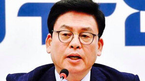 정우택 “바른정당 80% 이상 돌아올 것…당 대 당 아닌 흡수통합”