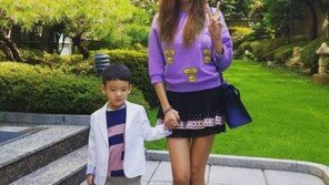 “서 있어도, 화보”…한채영, 아들과 일상 공개