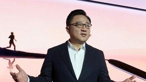 갤노트8 예약 호조, 5일만에 65만대… “내년엔 폴더블폰으로 혁신 보여줄 것”