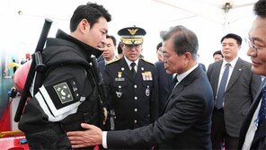 문재인 대통령 일정 줄여 메시지 ‘선택과 집중’