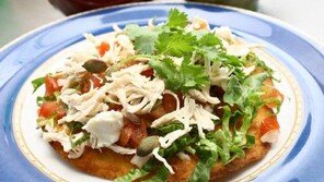 [홍지윤 요리쌤의 오늘 뭐 먹지?]강렬한 멕시코의 맛 ‘토스타다 드 포요’