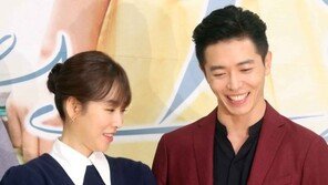 [동아포토]서현진-김재욱, 수줍은 미소