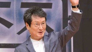 문성근 “알몸합성사진 개쓰레기들만 하는 짓… 소송은 채동욱 변호사가 맡기로”