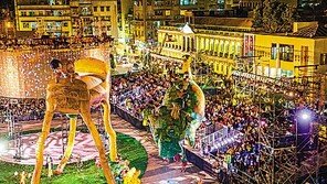 [여행, 나를 찾아서]이봉주와 달리고, 퍼레이드 즐기고… 마카오 3대 축제 ‘후끈’ 