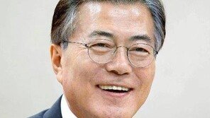 ‘석란정 화재’ 문 대통령 “두 분의 희생에 깊은 슬픔 느껴” 애도