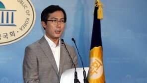 김영우 국방위원장 “송영무에 망신 준 靑, 군·국방부 명예 땅에 떨어뜨려”