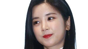 [동아포토]에이핑크 박초롱 ‘만화 찢고 나온 미모’