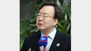 ‘젠더 폭력’ 뭇매에 한국당 “억울, 靑 모 행정관도 멀쩡히 근무하는데…”