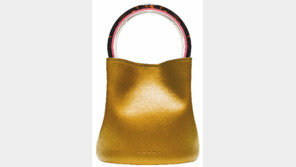 [Q매거진/Style News]마르니 신제품 ‘파니에백’ 단순하지만 뚜렷한 라인 지녀