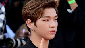 [포토] 강다니엘 ‘여심 녹이는 눈빛’