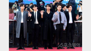 [포토] 빅스 ‘가을 느낌이 물씬~’