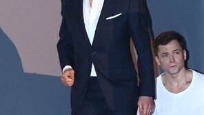 [동아포토]콜린 퍼스 ‘실제로 보는 수트핏’