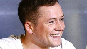 [동아포토]태론 애저튼 ‘치맥 좋아’