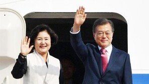  새벽 뉴욕서 ‘김명수 가결’ 확인 문 대통령, 이제 두 다리 쭉 뻗고 ‘꿀잠’