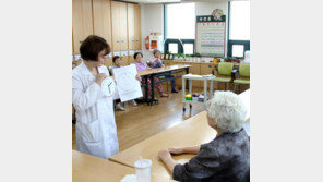 “치매센터 다닌 엄마, 몰라보게 좋아져”