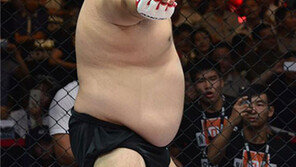 ‘급소의 불운’ 턴 아오르꺼러, 무제한급 TKO승