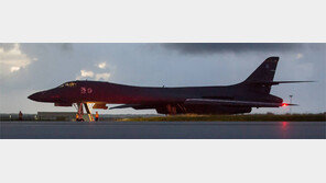 한밤 北원산 350km 앞 동해에 뜬 B-1B