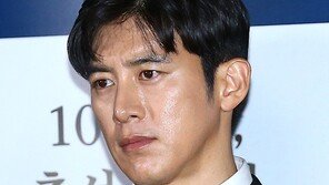 [동아포토]고수 ‘옆모습도 조각’