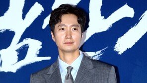 [동아포토]박해일 ‘왕이 될 상인가?’