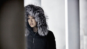 밀레, ‘셀레나 다운’ CF 비하인드 컷 공개